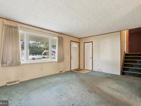 1240 June Road, Warminster PA 18974