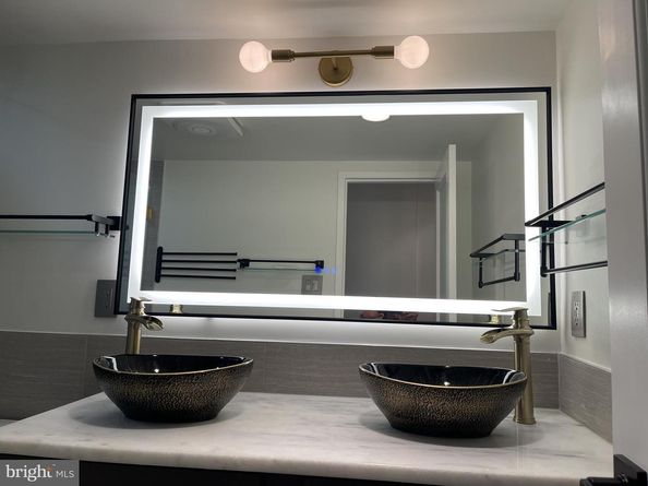 4201 Cathedral Avenue NW 222W, Washington DC 20016