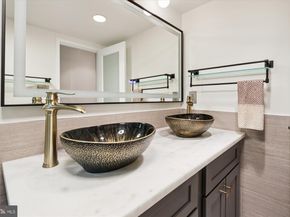 4201 Cathedral Avenue NW 222W, Washington DC 20016