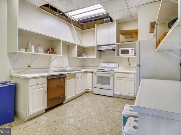 4201 Cathedral Avenue NW 222W, Washington DC 20016