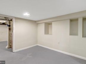 2621 2nd Road N, Arlington VA 22201