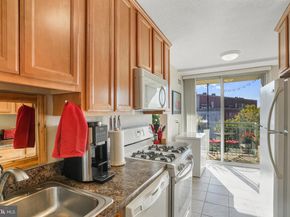 501 Slaters Lane 714, Alexandria VA 22314