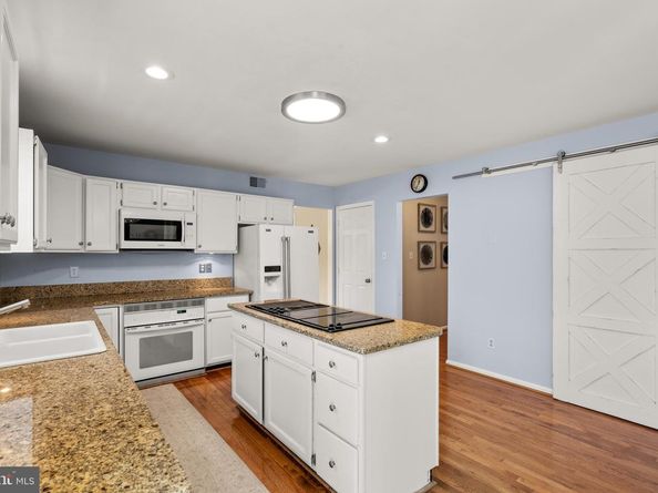 12127 Eddyspark Drive, Herndon VA 20170