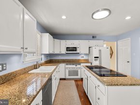 12127 Eddyspark Drive, Herndon VA 20170