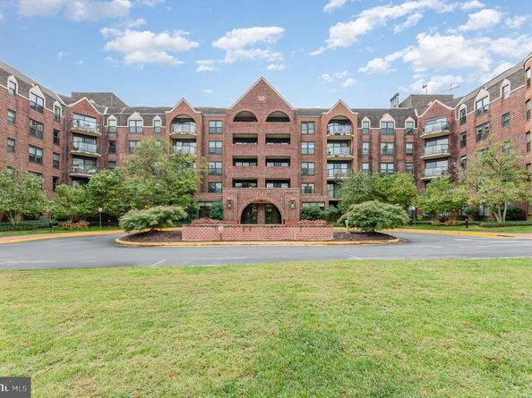2100 Langston Boulevard 320, Arlington VA 22201