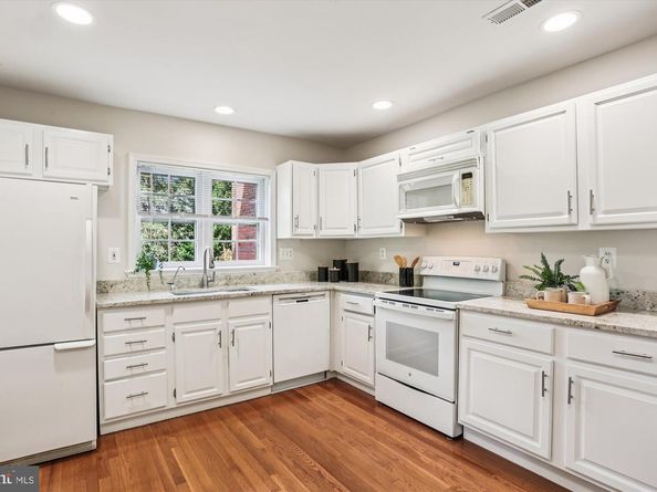 6734 Hillandale Road 9, Chevy Chase MD 20815