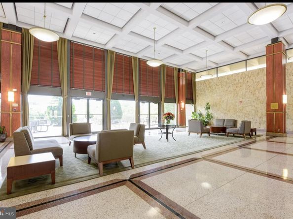 5501 Seminary Road 801S, Falls Church VA 22041