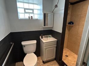 7502 Parkview Road, Upper Darby PA 19082