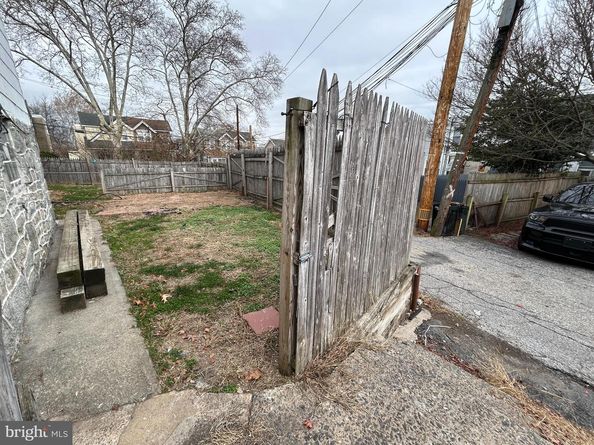 7502 Parkview Road, Upper Darby PA 19082