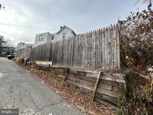 7502 Parkview Road, Upper Darby PA 19082