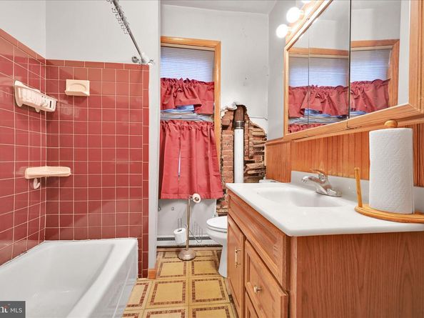 4048 Green Street, Philadelphia PA 19104