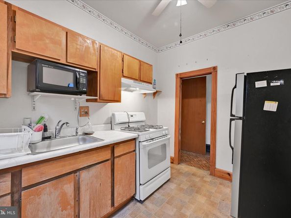 4048 Green Street, Philadelphia PA 19104