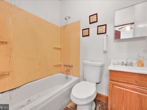 4048 Green Street, Philadelphia PA 19104