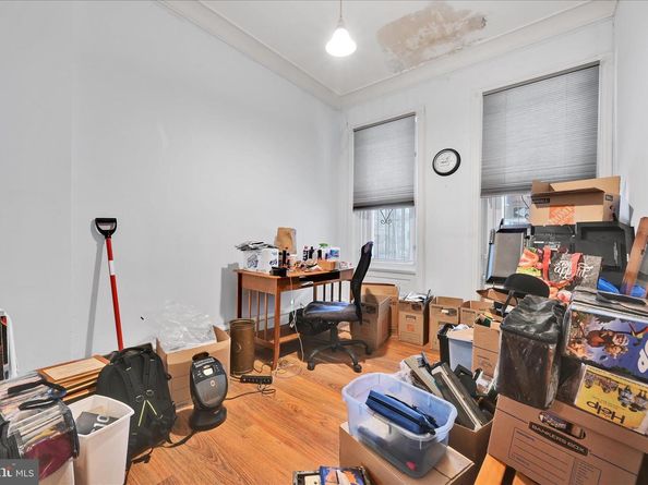 4048 Green Street, Philadelphia PA 19104