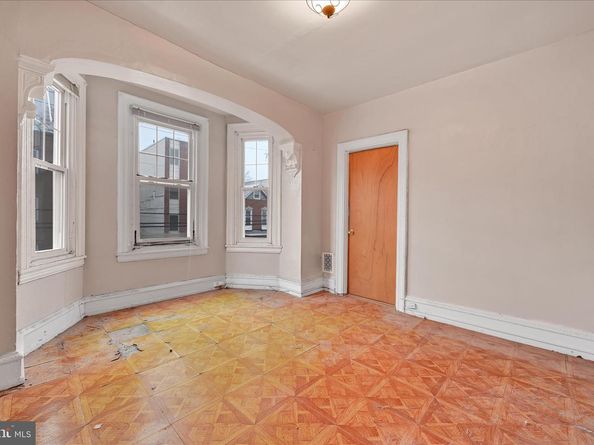 4048 Green Street, Philadelphia PA 19104