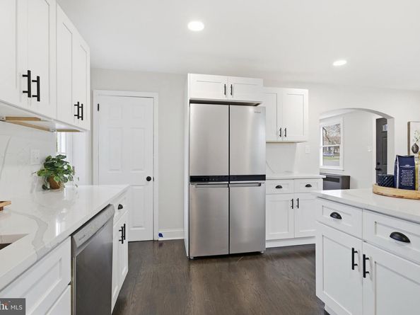 333 S Taylor Avenue, Crum Lynne PA 19022