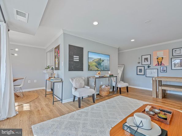 1914 Wilson Lane 202, Mclean VA 22102