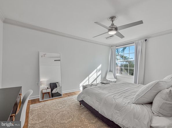 1914 Wilson Lane 202, Mclean VA 22102