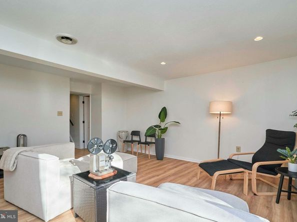 6617 Medinah Lane, Alexandria VA 22312