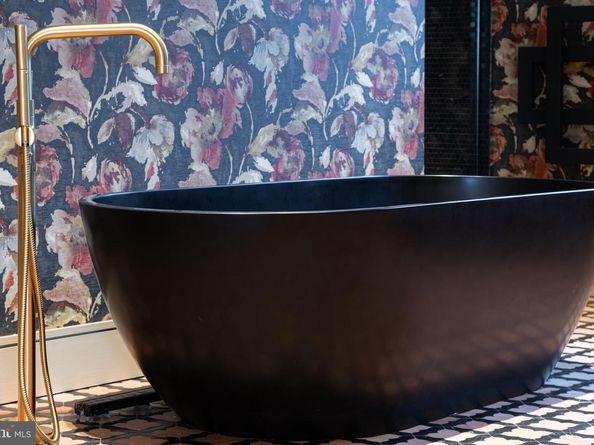 815 S 20TH Street, Philadelphia PA 19146