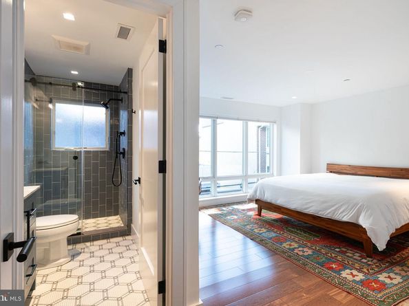 815 S 20TH Street, Philadelphia PA 19146