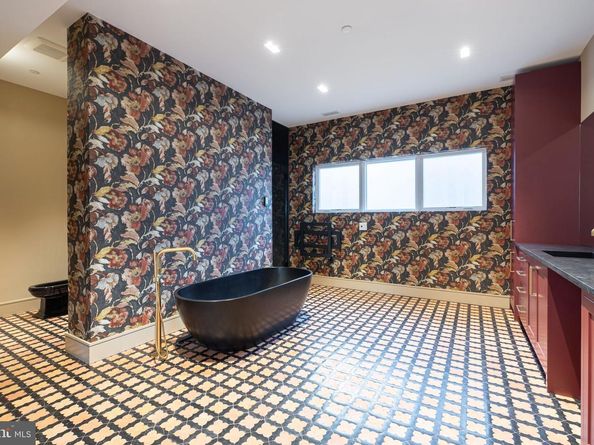 815 S 20TH Street, Philadelphia PA 19146