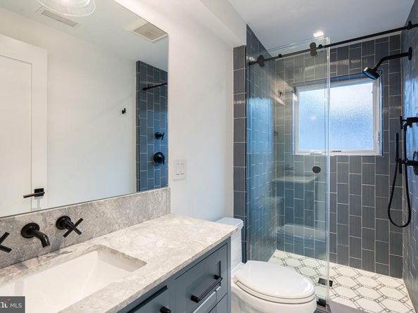 815 S 20TH Street, Philadelphia PA 19146