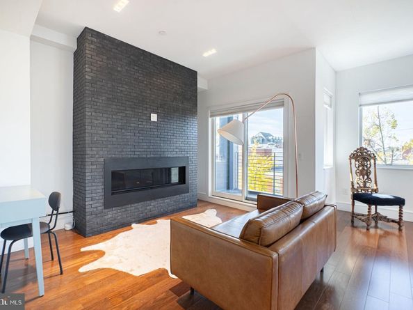 815 S 20TH Street, Philadelphia PA 19146