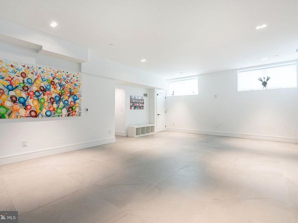 815 S 20TH Street, Philadelphia PA 19146