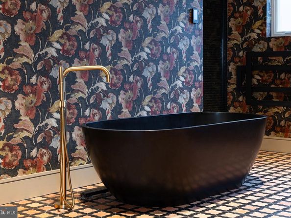 815 S 20TH Street, Philadelphia PA 19146