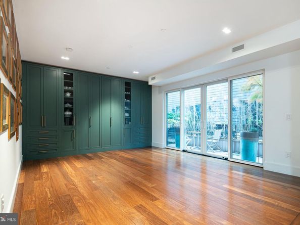 815 S 20TH Street, Philadelphia PA 19146