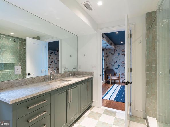 815 S 20TH Street, Philadelphia PA 19146