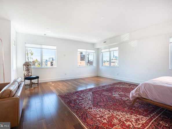 815 S 20TH Street, Philadelphia PA 19146