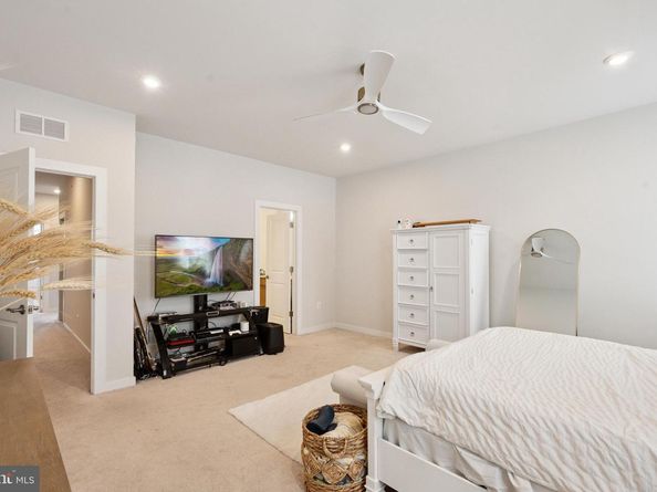 13506 Innovation Station Loop 2B, Herndon VA 20171