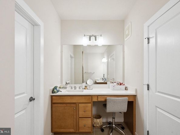 13506 Innovation Station Loop 2B, Herndon VA 20171