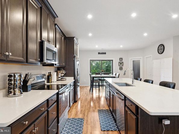 13506 Innovation Station Loop 2B, Herndon VA 20171