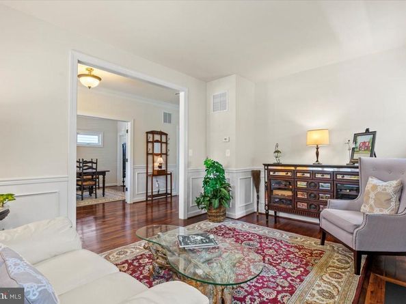 2504 Washington Boulevard, Arlington VA 22201