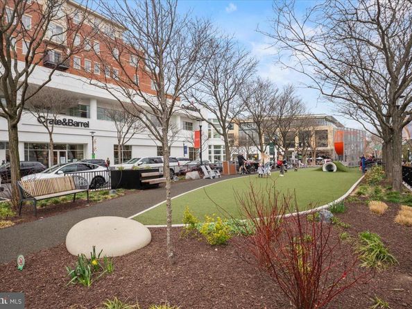 2504 Washington Boulevard, Arlington VA 22201