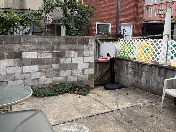 2045 S Darien Street, Philadelphia PA 19148