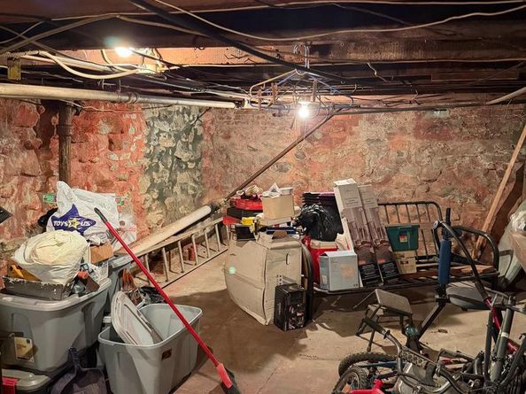 2045 S Darien Street, Philadelphia PA 19148