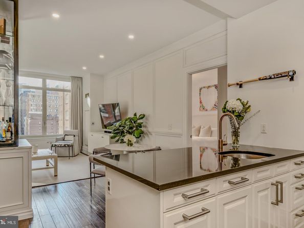 130 S 18TH Street 804, Philadelphia PA 19103