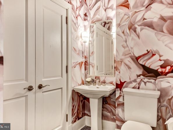 130 S 18TH Street 804, Philadelphia PA 19103