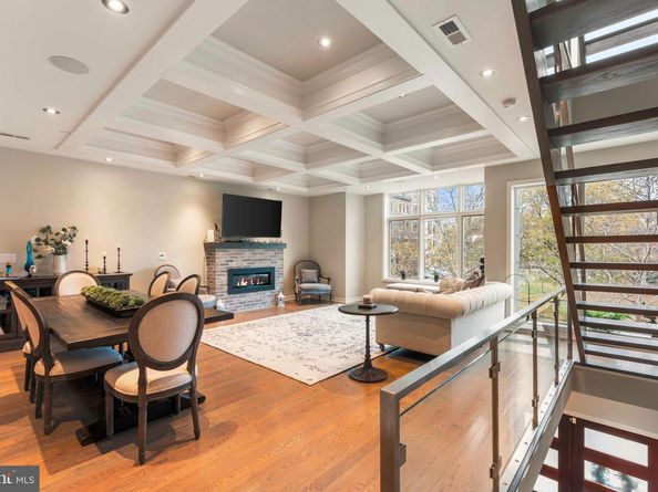 152 Vine Street, Philadelphia PA 19106