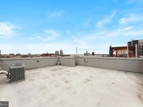 152 Vine Street, Philadelphia PA 19106