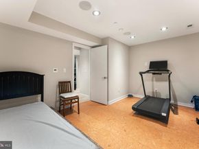 152 Vine Street, Philadelphia PA 19106