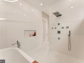 152 Vine Street, Philadelphia PA 19106