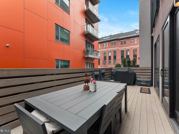 152 Vine Street, Philadelphia PA 19106