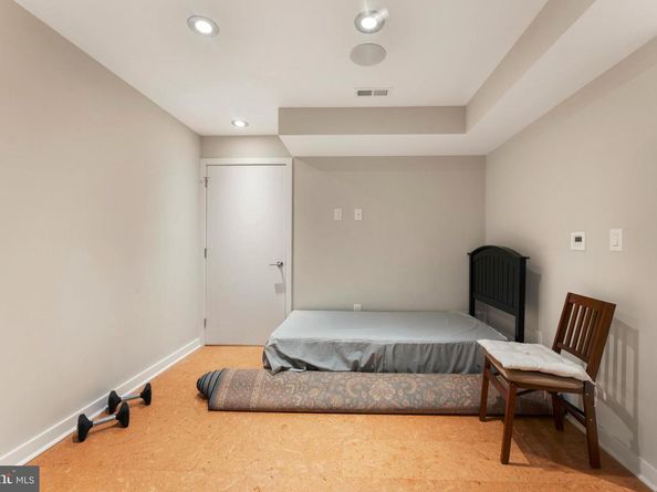 152 Vine Street, Philadelphia PA 19106