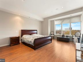 152 Vine Street, Philadelphia PA 19106