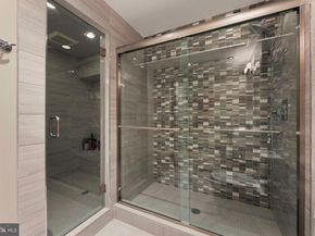 152 Vine Street, Philadelphia PA 19106